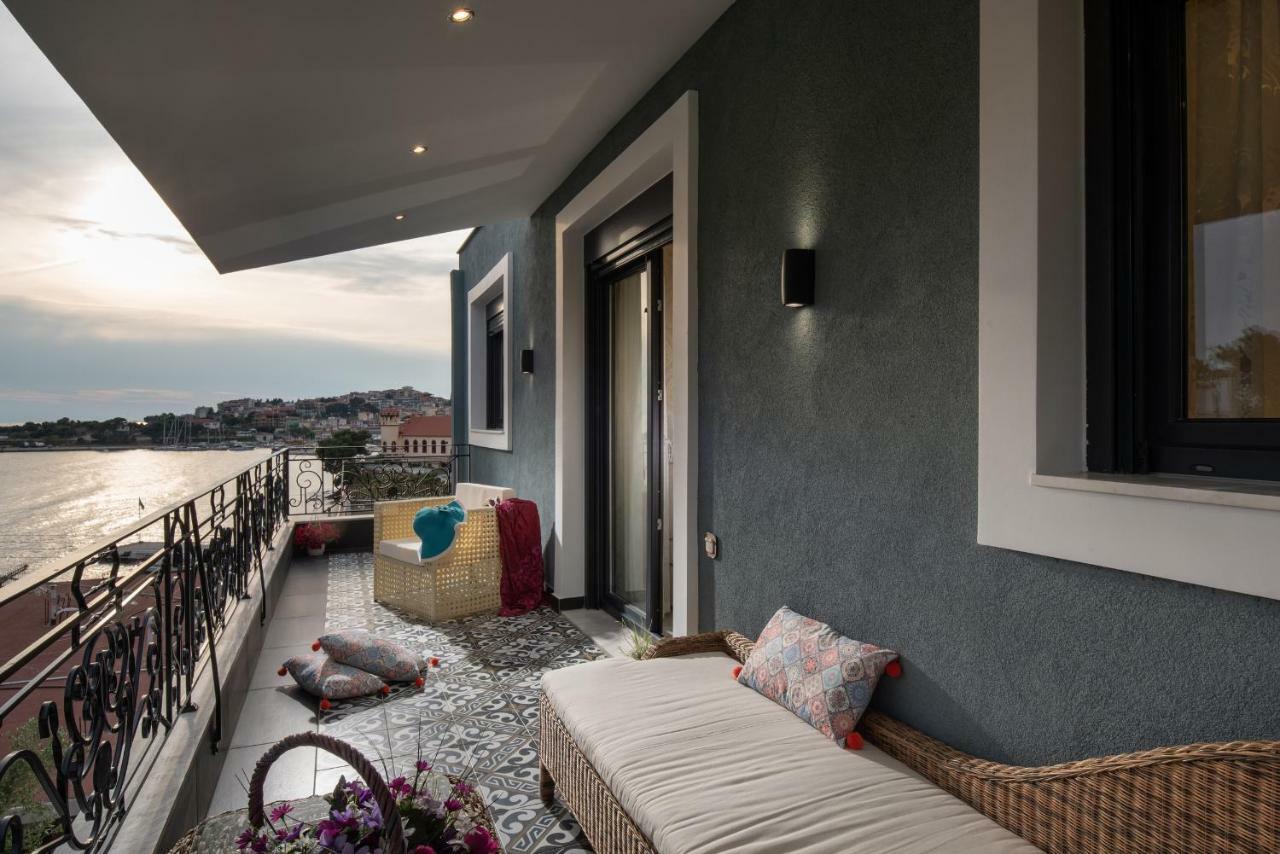 Pela Veranda Exquisite Suites ネオス・マルマラス エクステリア 写真