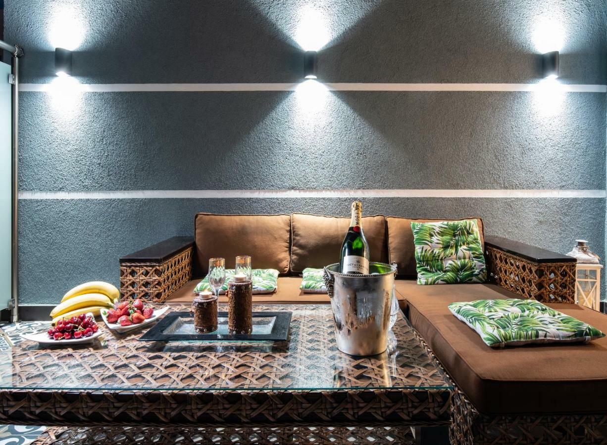 Pela Veranda Exquisite Suites ネオス・マルマラス エクステリア 写真