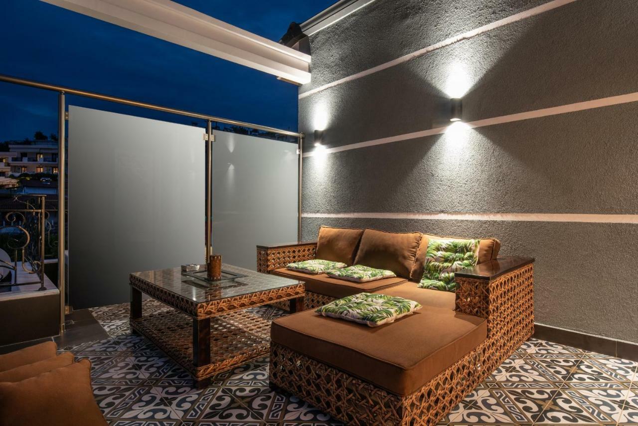 Pela Veranda Exquisite Suites ネオス・マルマラス エクステリア 写真